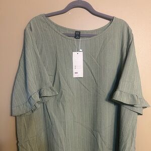 Emery Rose Sage Ruffle Sleeve Blouse